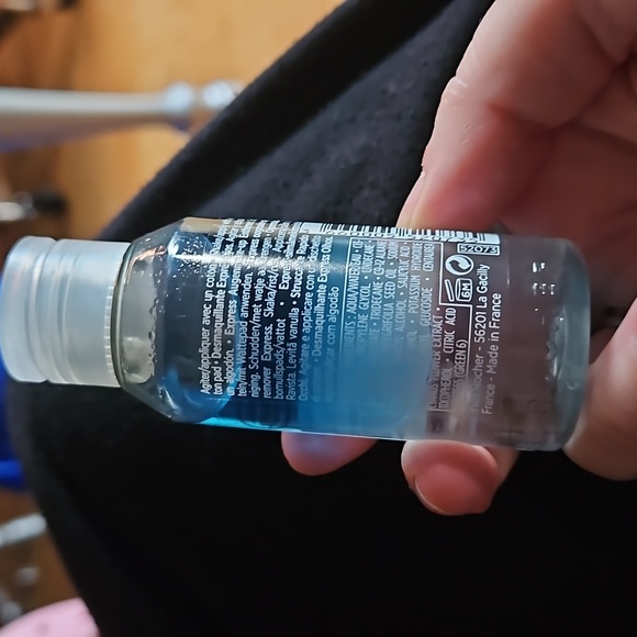 Yves Rocher travel size makeup remover - Picture 3 of 4